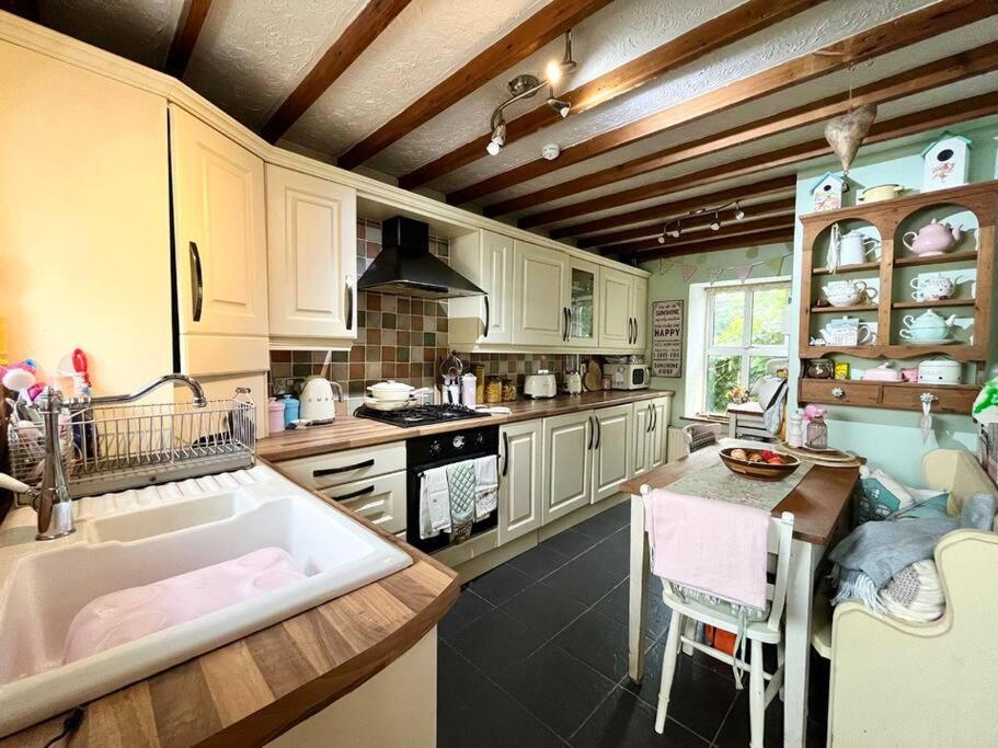 Wisteria Cottage An Authentic And Enchanting 2 Bedroom Cottage Experience Aberdare Extérieur photo
