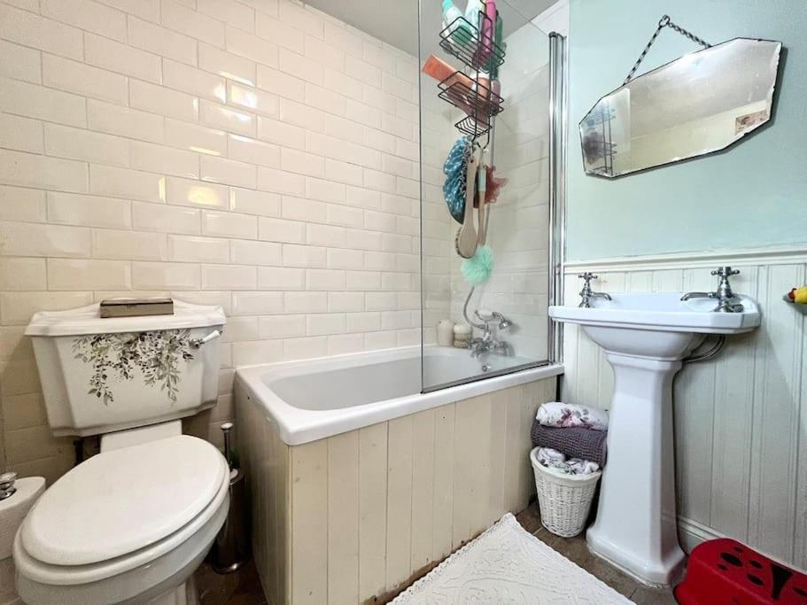 Wisteria Cottage An Authentic And Enchanting 2 Bedroom Cottage Experience Aberdare Extérieur photo