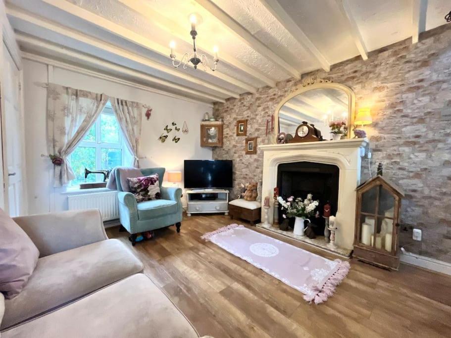 Wisteria Cottage An Authentic And Enchanting 2 Bedroom Cottage Experience Aberdare Extérieur photo